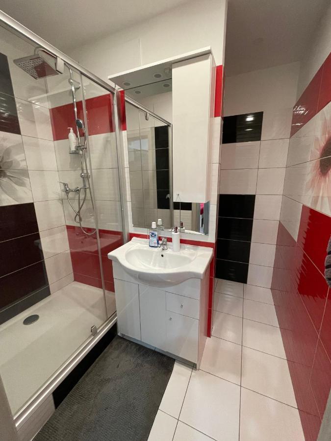 Monfas Apartment Barrandov Prague Luaran gambar