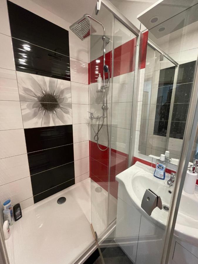 Monfas Apartment Barrandov Prague Luaran gambar